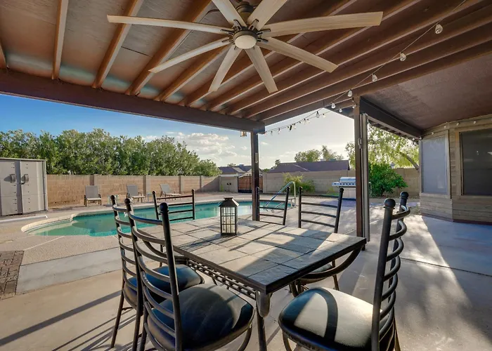 Holiday home 5 Mi To Asu! Family Getaway W/ Patio & Fire Pit *