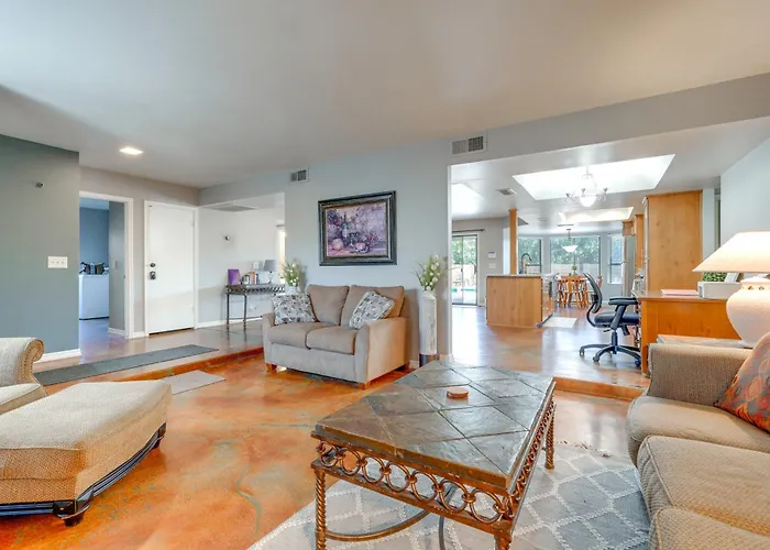 Holiday home 5 Mi To Asu! Family Getaway W/ Patio & Fire Pit *